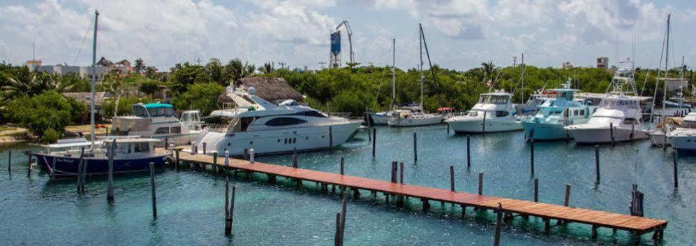 Marina Paraiso Isla Mujeres Hotel Exteriör bild